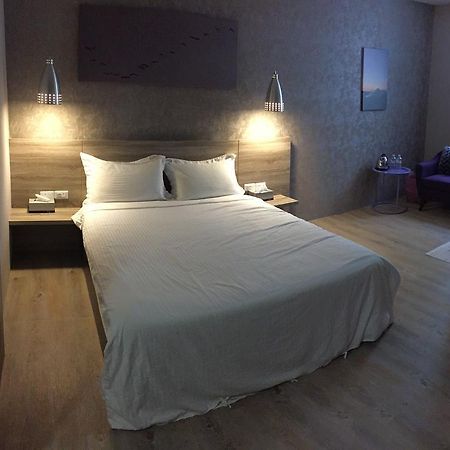 Cozy Cozy Hostel Тайнан Екстериор снимка