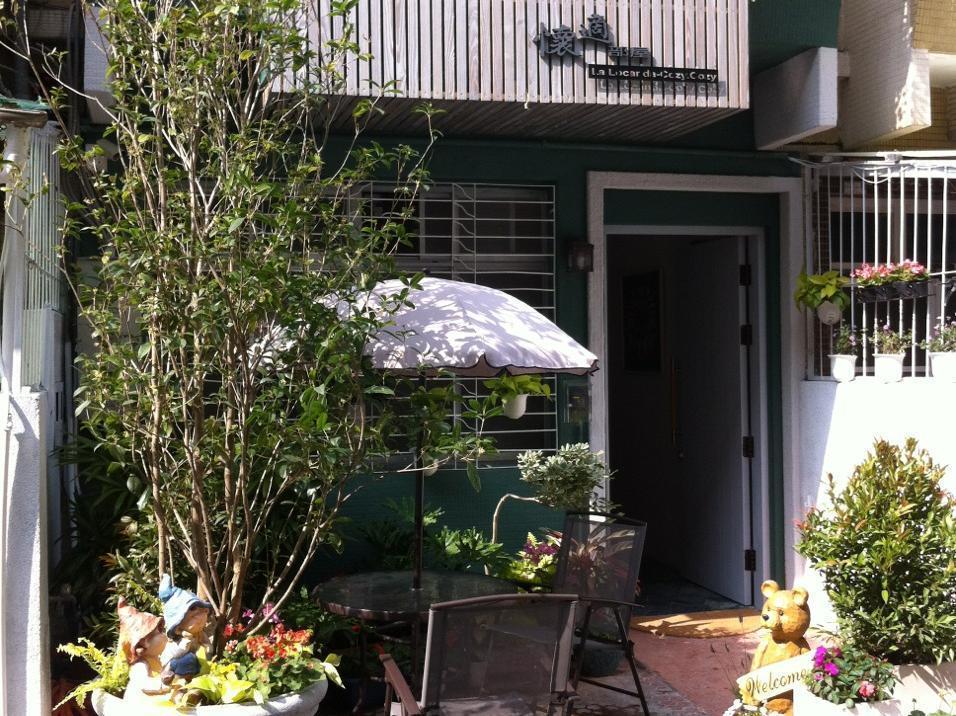 Cozy Cozy Hostel Тайнан Екстериор снимка