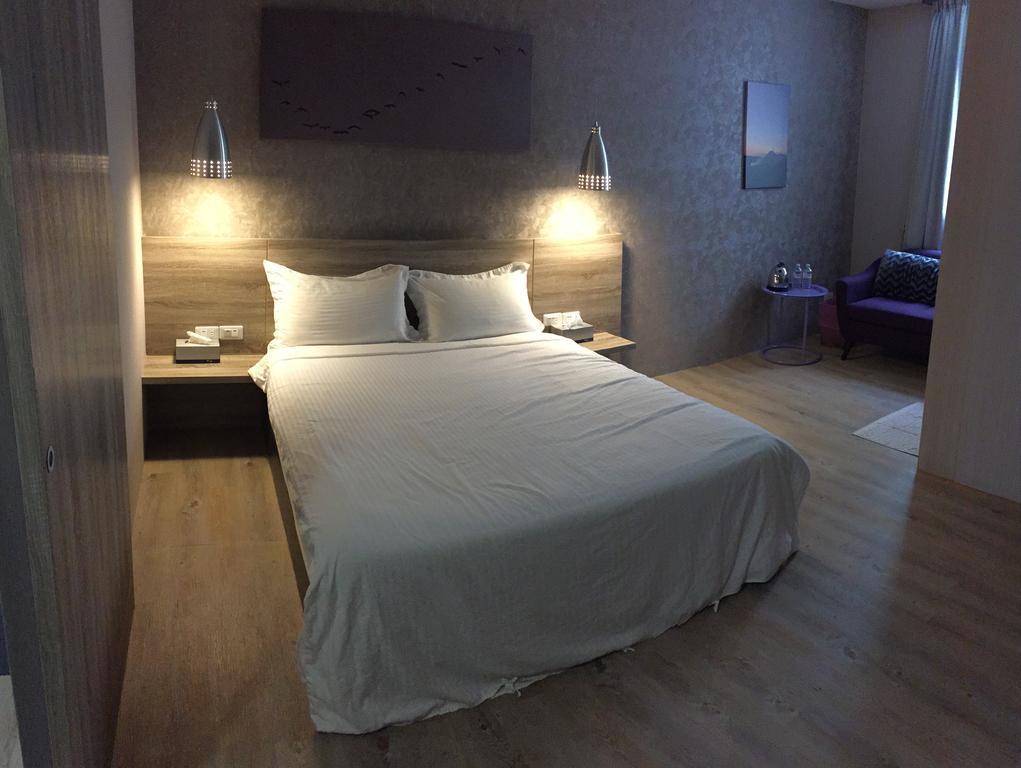 Cozy Cozy Hostel Тайнан Екстериор снимка