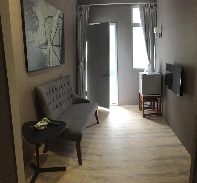 Cozy Cozy Hostel Тайнан Екстериор снимка