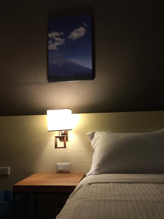Cozy Cozy Hostel Тайнан Екстериор снимка