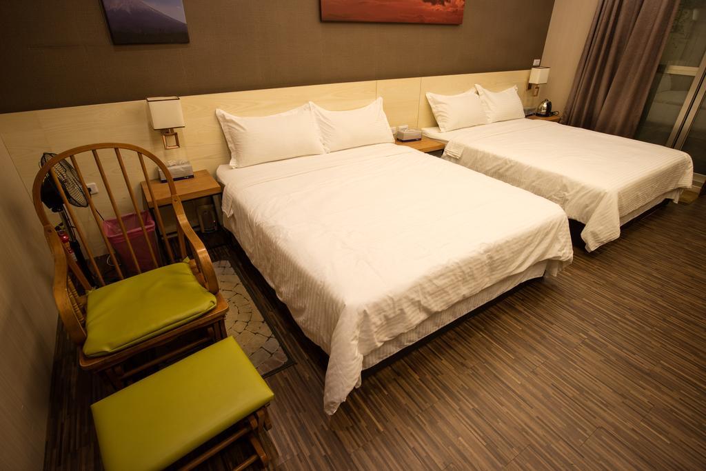 Cozy Cozy Hostel Тайнан Екстериор снимка