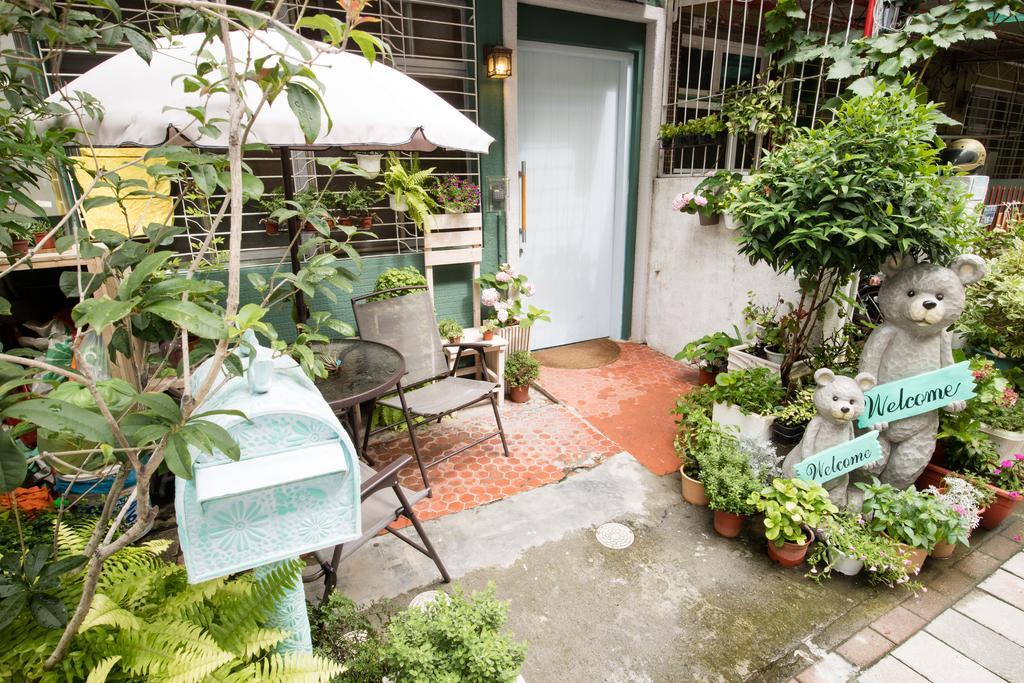 Cozy Cozy Hostel Тайнан Екстериор снимка