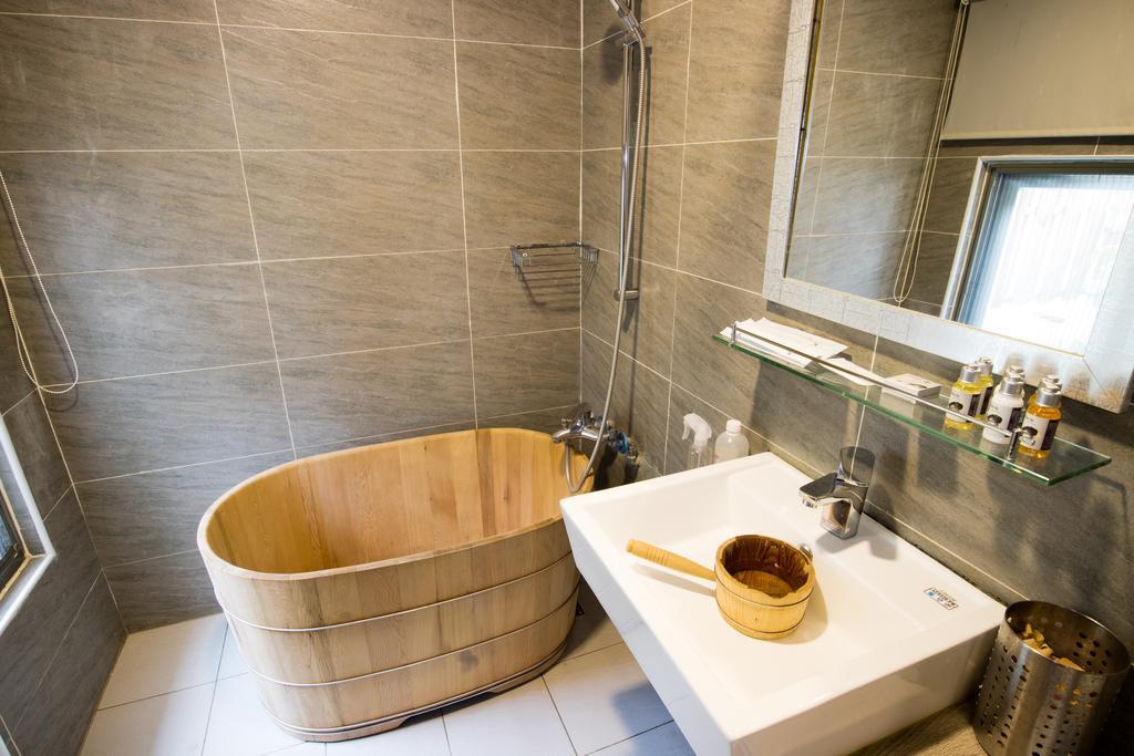 Cozy Cozy Hostel Тайнан Екстериор снимка