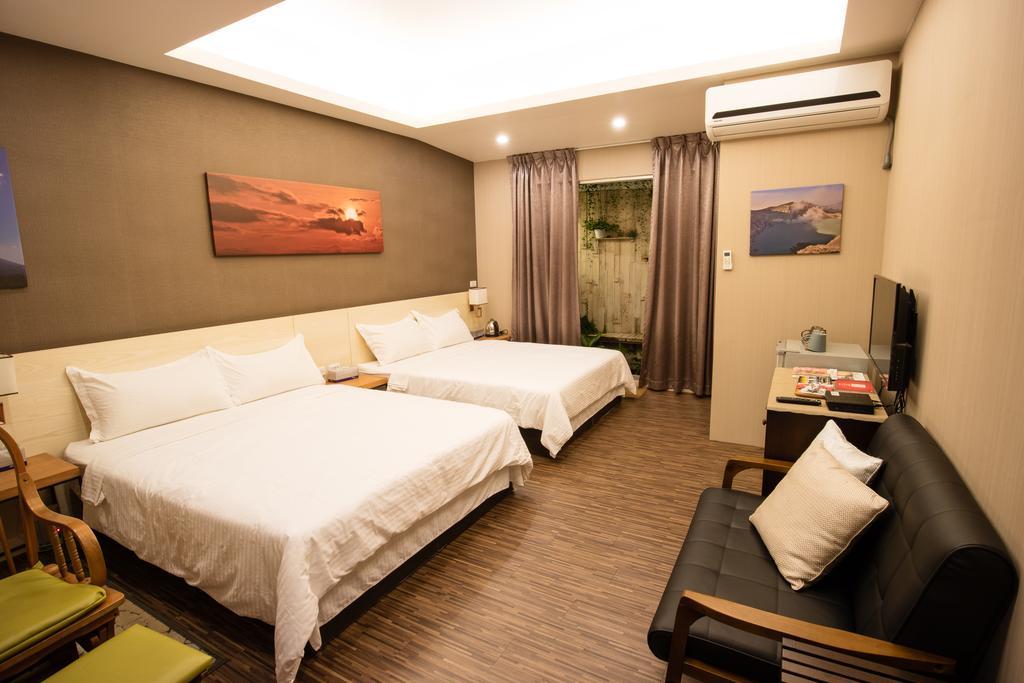 Cozy Cozy Hostel Тайнан Екстериор снимка