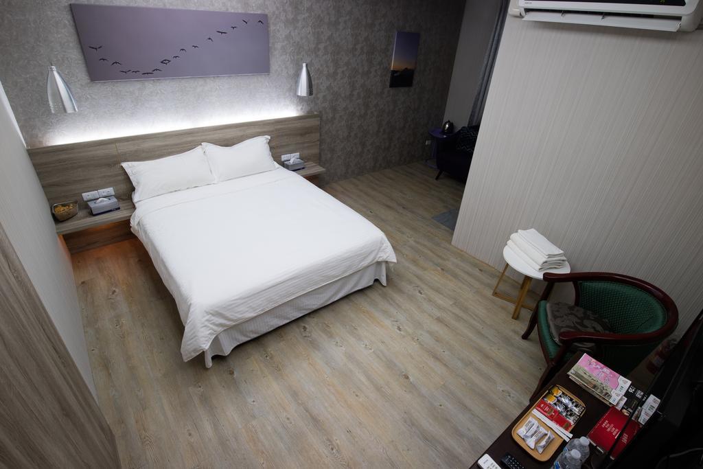 Cozy Cozy Hostel Тайнан Екстериор снимка