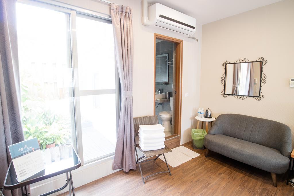 Cozy Cozy Hostel Тайнан Екстериор снимка