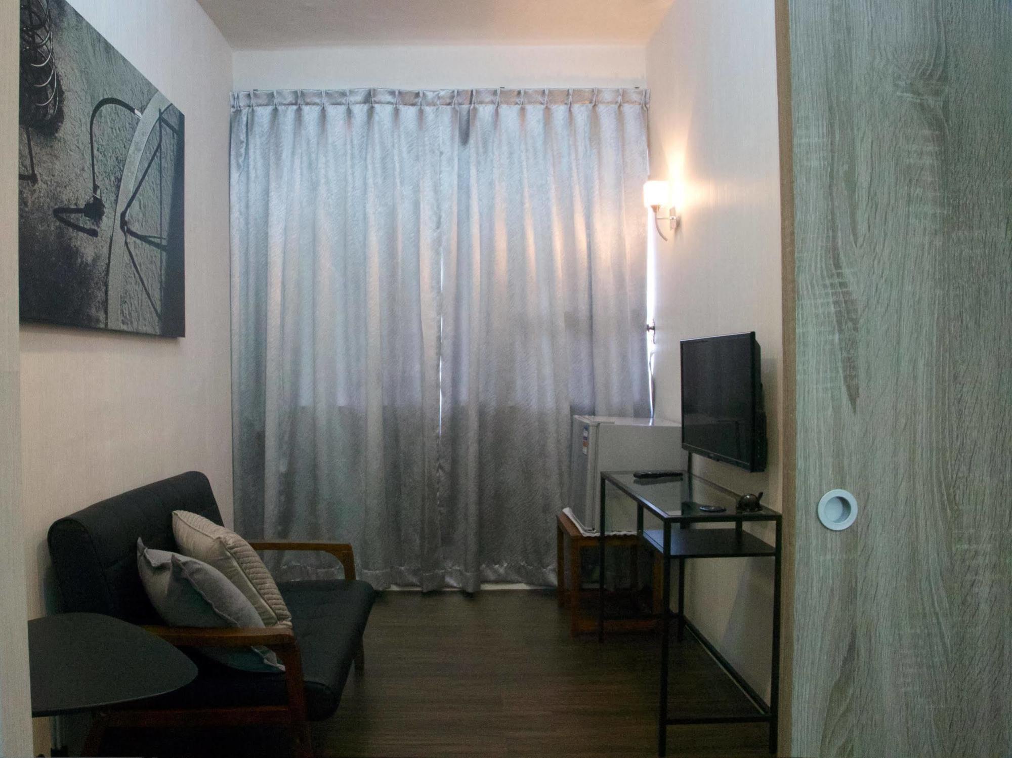Cozy Cozy Hostel Тайнан Екстериор снимка
